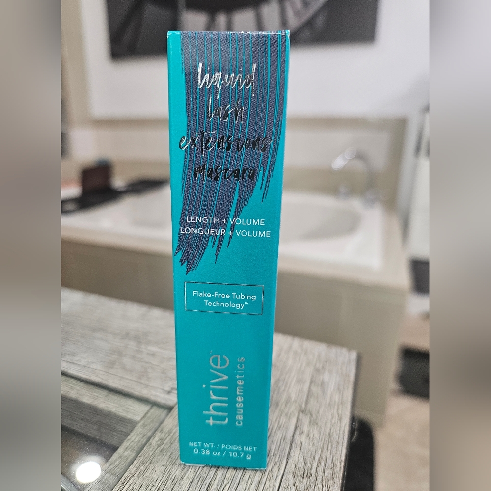 Thrive Causemetics Mascara  NOLA BLUE